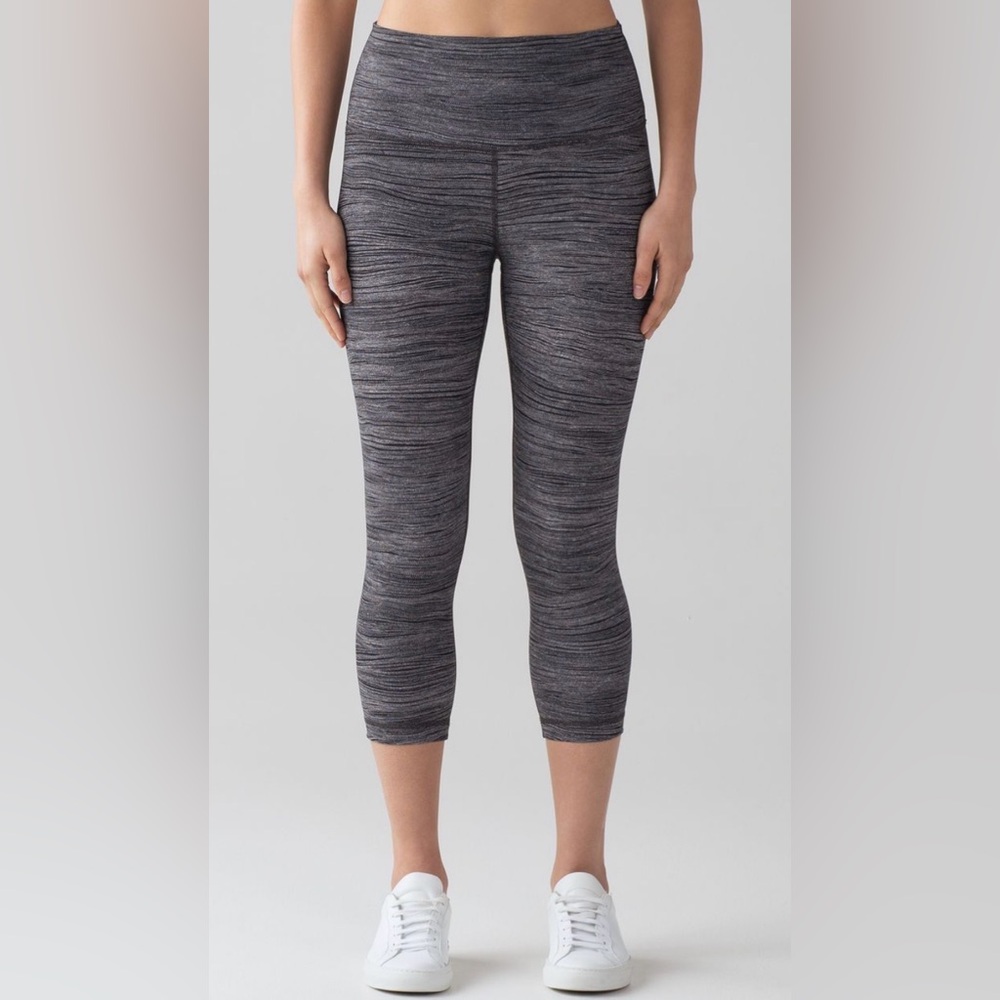 SALE!!! Lululemon SEE INFO Wunder Under Crop (Hi-Rise) (Full-On Luon 21")